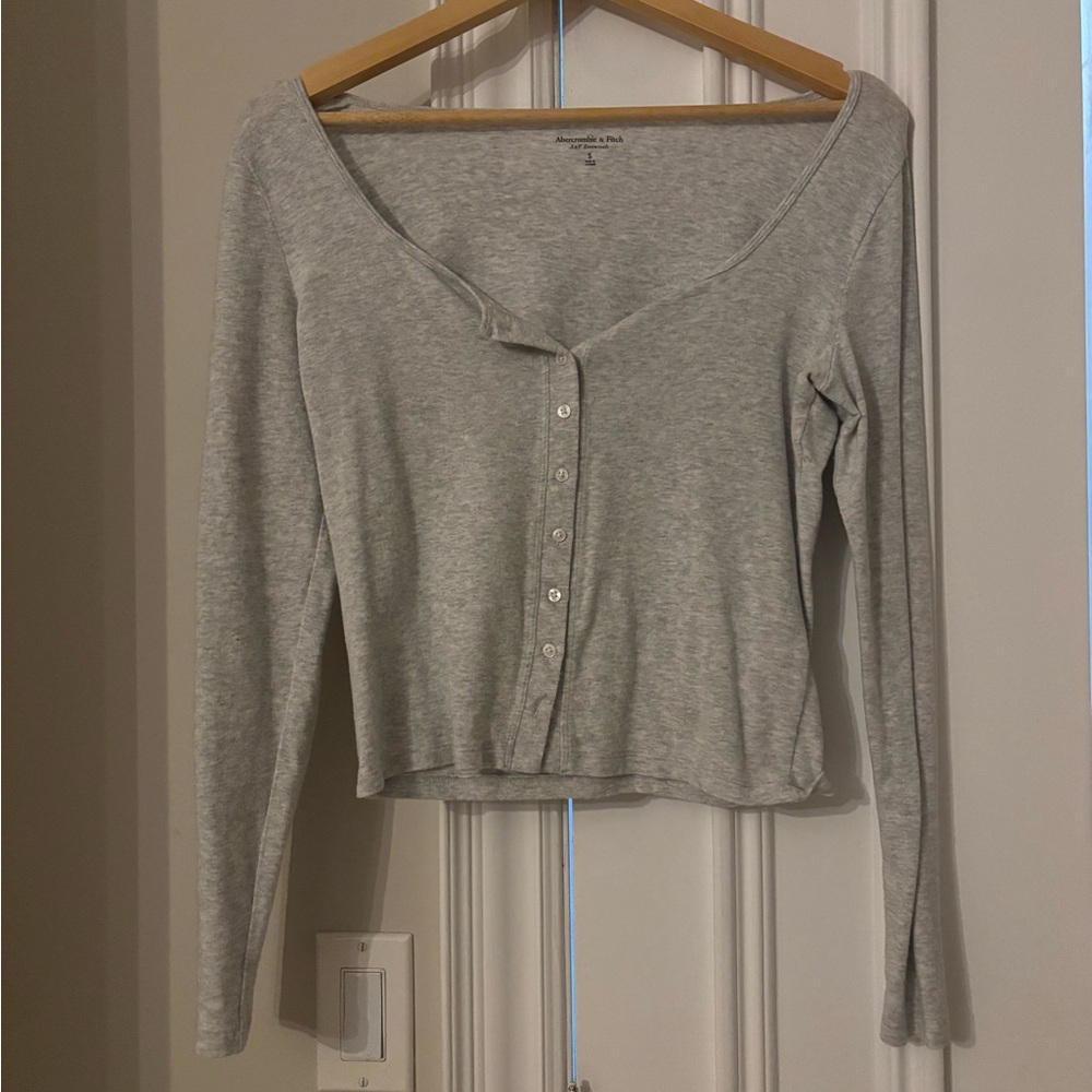 Abercrombie & Fitch Gray Long Sleeve Top